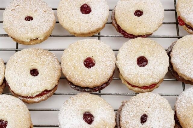 Schnell und gut: 1 Plätzchenteig – 3 Varianten | Apotheken Umschau Schnell und gut: 1 Plätzchenteig – 3 Varianten | Apotheken Umschau