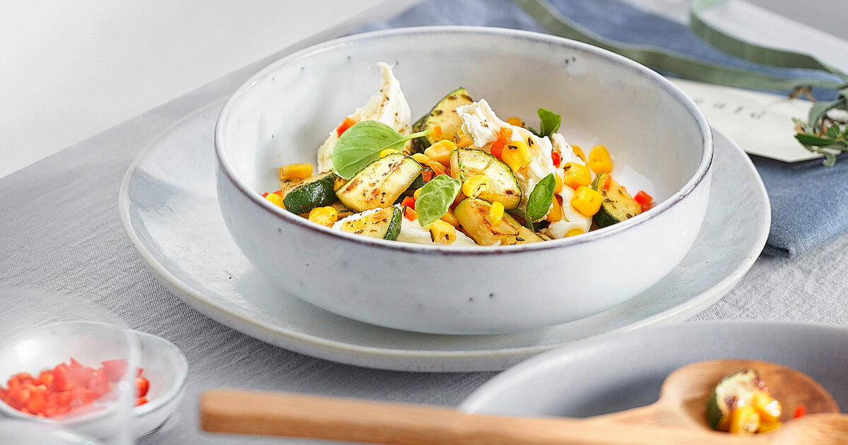 Mozzarella-Mais-Zucchini-Salat