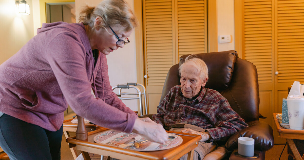 Was-Sie-ber-die-24-Stunden-Pflege-wissen-sollten