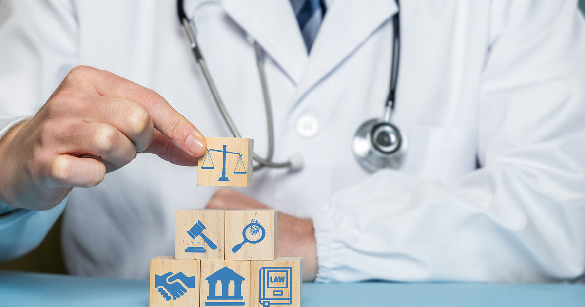Gesundheitsrecht im Grundgesetz? Krankenkasse fordert Änderung - gesundheit news from Apotheken Umschau