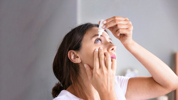 Wann Wieder Wimperntusche Nach Grauer Star Op Grauer Star: So läuft die Operation am Auge ab | Apotheken Umschau