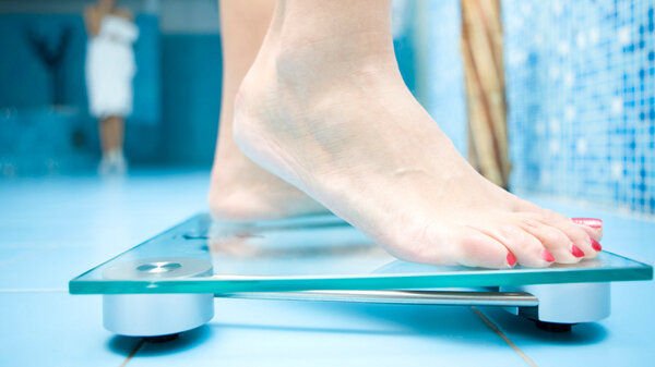 Gewichtsverlust: Wenn im Alter ungewollt die Kilos purzeln | Apotheken