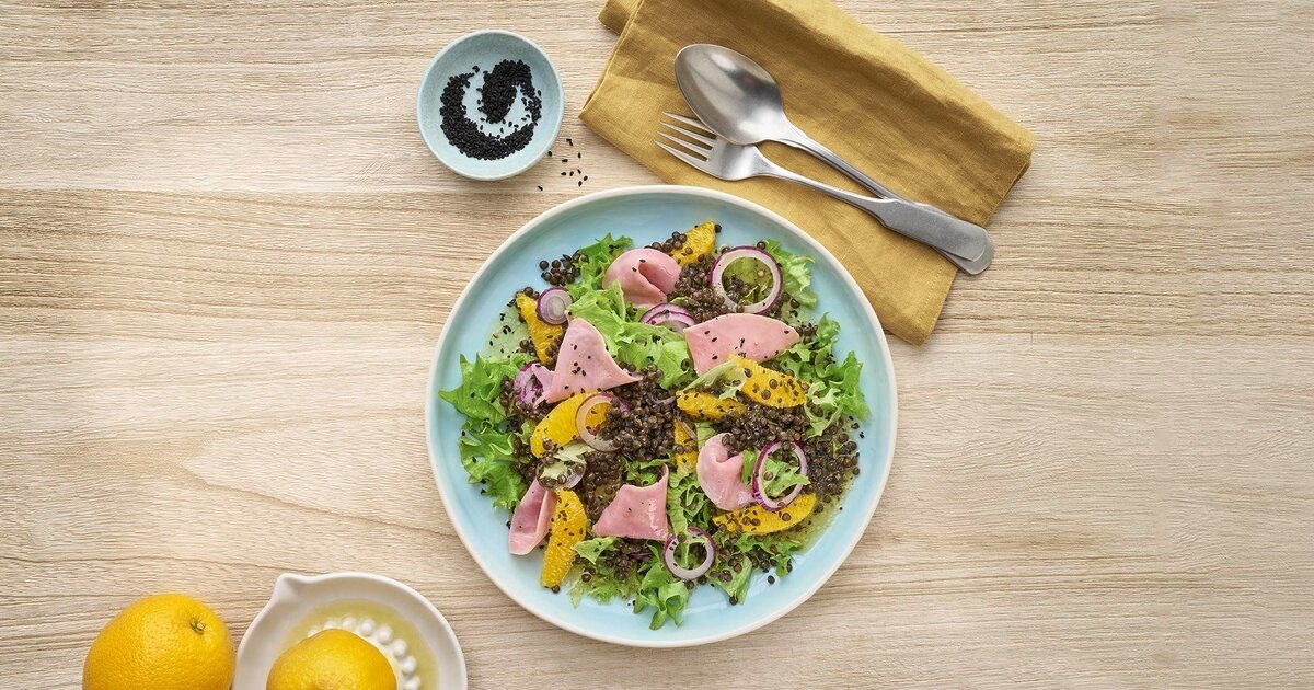 Fruchtiger-Linsen-Endiviensalat-mit-Schinken